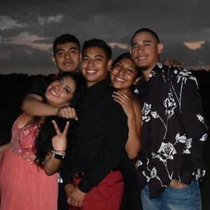 Meet your Posher, Mona